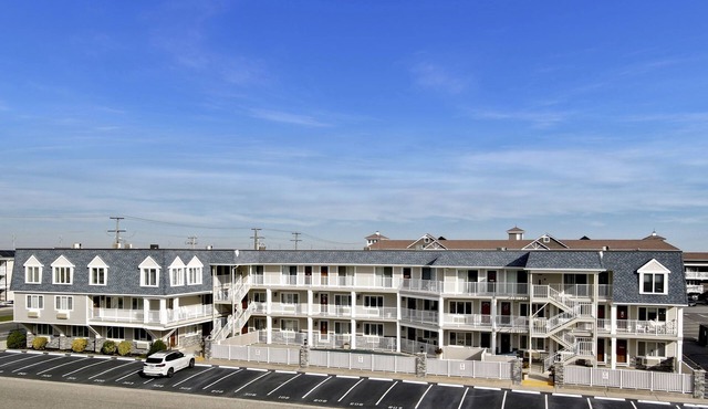 Nicely appointed two bedroom air conditioned Merrimac Condominium offering beachblock location in Avalon