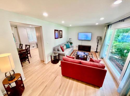 Oak House in Silver Spring