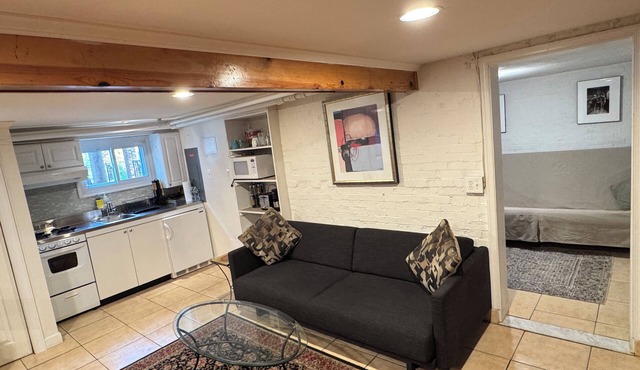 One Bedroom-Basement Apartment with Private Entrance in Washington