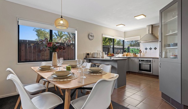 Papamoa Waves - Seaside Getaway in Papamoa