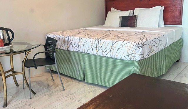 Paradise on the Rocks - Suite w/Kitchenette #9 in Negril