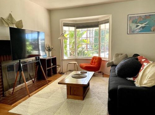 Pasadena Quiet Gem with Fiber Internet WiFi and Workspace in Pasadena