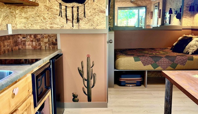 Pet Friendly Fully Fenced Cozy Casita near Sedona! in Lake Montezuma