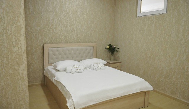 Pomegranate - double room 5