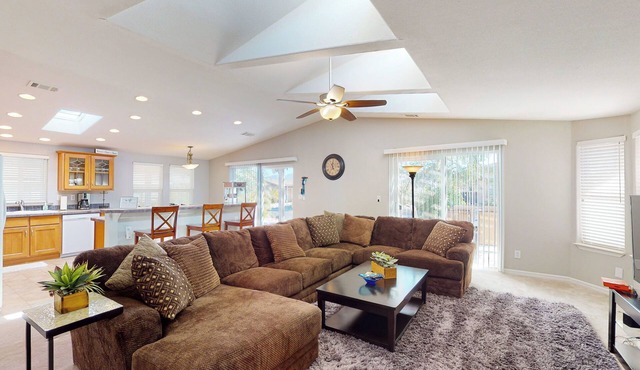 Pool & Hot Tub Access: 'Lake Havasu Lakehouse' in Needles