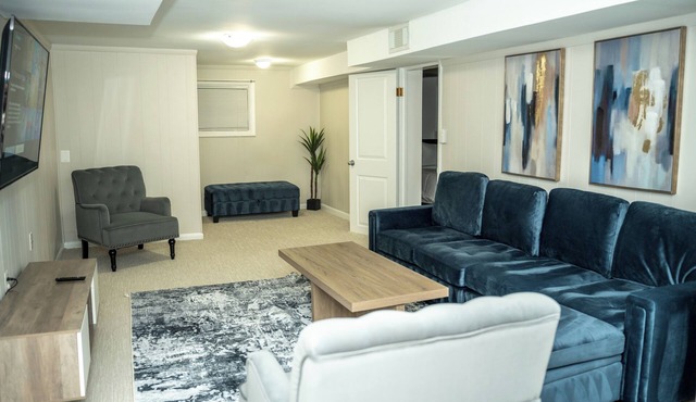 Private Basement Suite Near Metro, See the Best of Silver Spring in Silver Spring