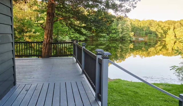 Private Cozy 2BR Lakefront, 200-Acre Estate in Blairstown