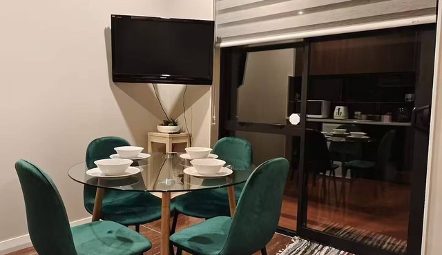 Private Modern 2 bedroom Unit in Central Albany in Northshore