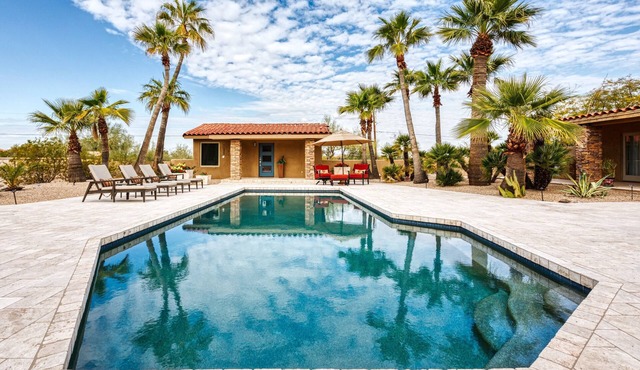 Private Phoenician Sanctuary- Villa De Paz in Phoenix