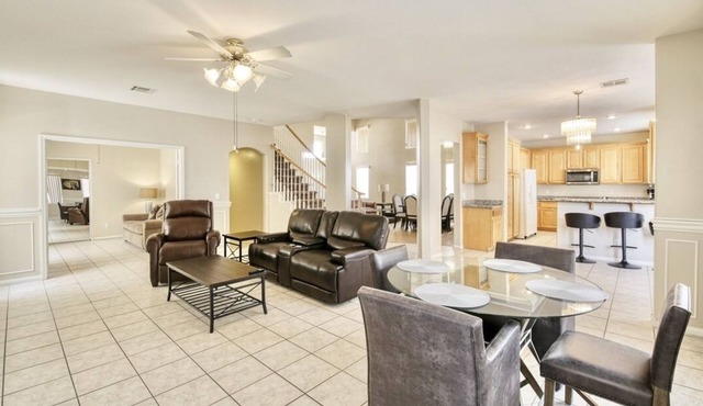 Private South Las Vegas Oasis Minutes to Airport! in Las Vegas