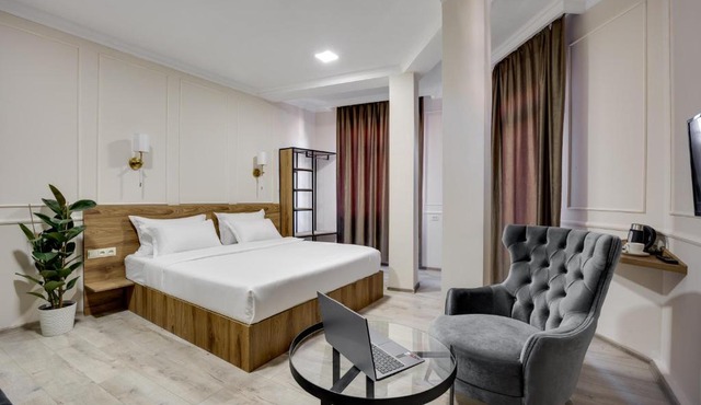 Regraph Hotel