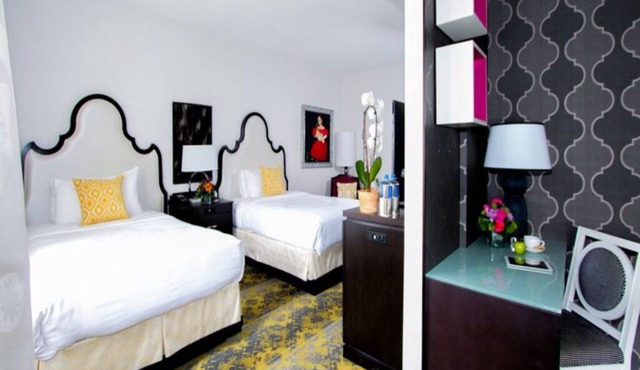 Relaxing Historical Getaway in DC! 2 Units w/Gym Access & Nearby Local Sites! in Washington
