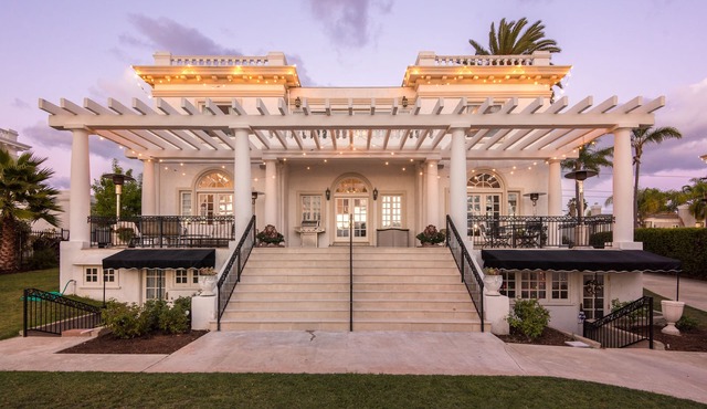Romantic Guest House, Spectacular Views, Close to everything , Private Hot Tub in San Diego
