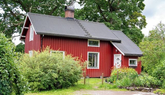 Schwedenhaus, Naturnah, 5pers, 2 Schlafzi, Freewifi, Garten in Ödskölt