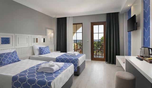 Selectum Colours Side in Manavgat
