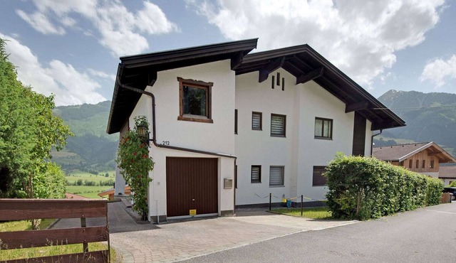 Snug Apartment in Walchen near Niedernsill Swimming Lake in Walchen