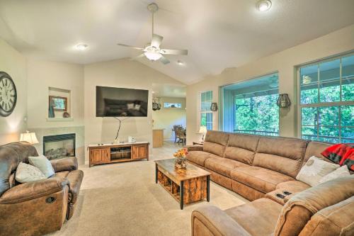 Sonora Home with Pool Table, Grill and 2 Balconies in Sonora
