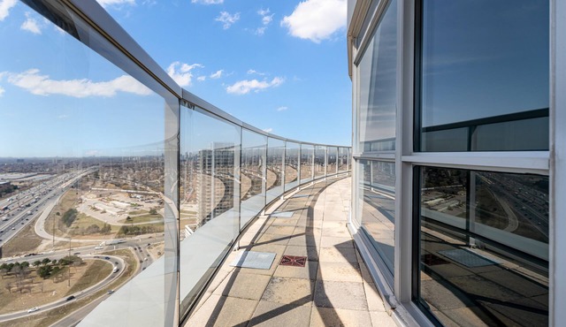Spacious 2BR Condo with Stunning Views and Luxury Amenities in Toronto