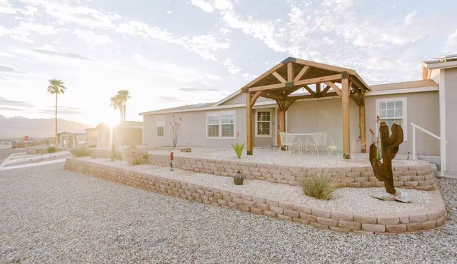 Spacious 4-bedroom Havasu Home with RV, Boat Parking & Jacuzzi in Lake Havasu City