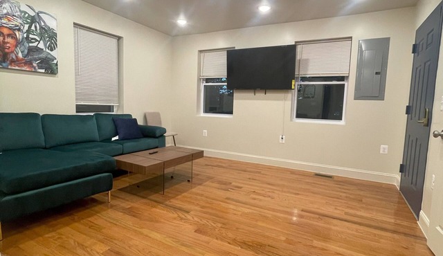 Spacious 4-bedroom apartment with AC, WiFi in amazing Washington DC in Washington