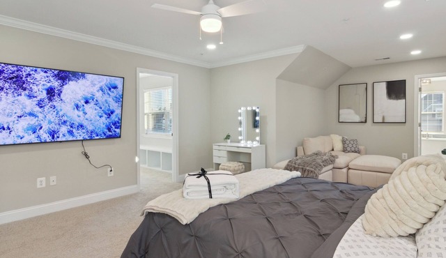 Spacious 5-bedroom house with fitness room and AC in pleasant Silver Spring in Silver Spring