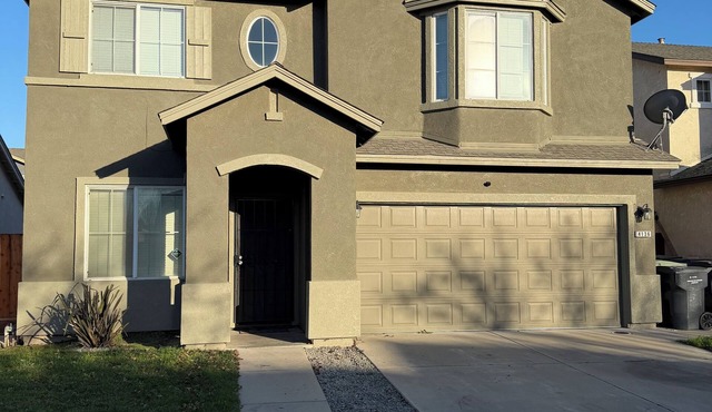 Spacious 5 bedroom House-Perfect for Families & Groups in Turlock