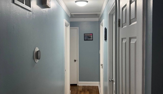 Spacious 7-bedroom house in enchanting Camp Springs with AC, WiFi in Camp Springs