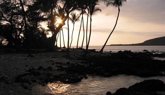 Spacious Kealakekua Bay Home with 4-bedroom bay home: Enjoy Quiet rejuvenation in Capt Cook