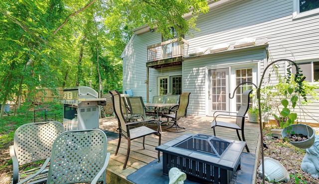 Spacious Old Bridge Home ~ 10 Mi to Jersey Shore! in Old Bridge