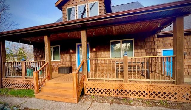 Spacious Spring Lake Retreat Beach Access Sleeps 8 Family & Pet Friendly in Spring Lake