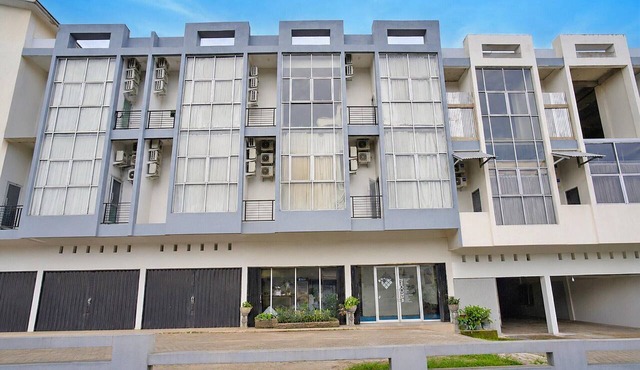 Spacious Suite Near Punti Kayu in Palembang