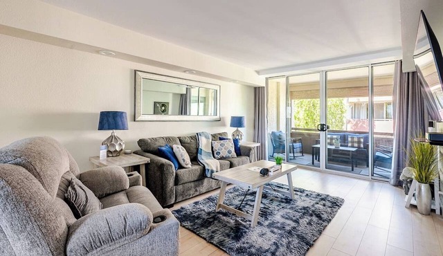 Sparkling Pool*Corner Unit*Walk Everywhere* in Scottsdale