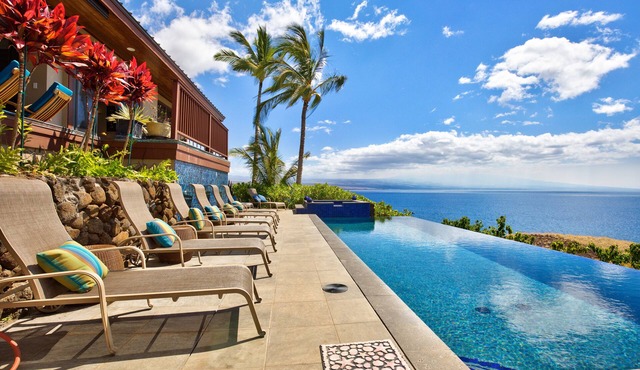 Spectacular Ocean Views, Luxury Resort-style Home, Waterfront Privacy in Kamuela