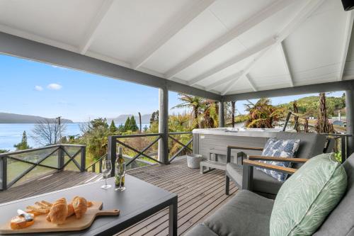 Splendour on Spencer - Lake Tarawera Holiday Home in Lake Tarawera