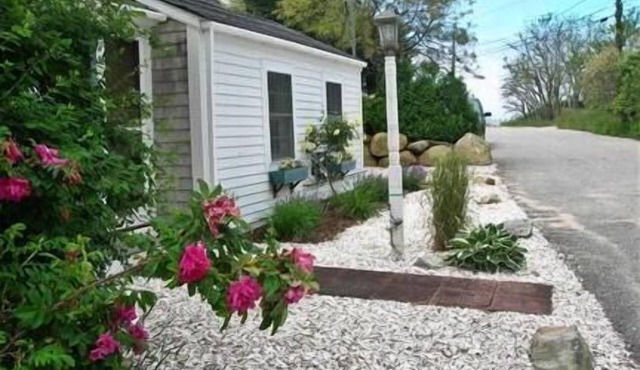 Steps To Bay at Campground Beach, A/C, Heat,Wifi, Outdoor Shower, Gas Grill in Eastham