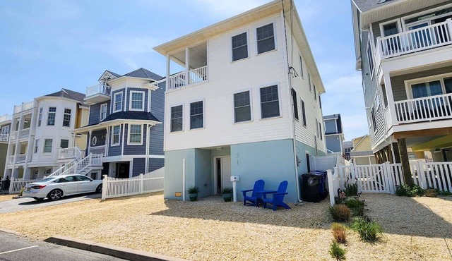 Steps to the Beach! Beautiful Family Vacation Home - Elevator & EV Charger in Ortley Beach