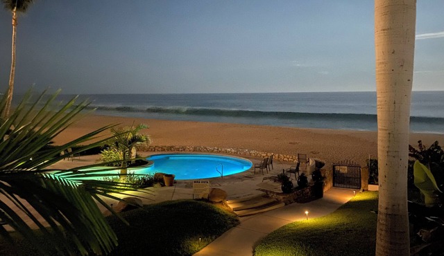Stunning Oceanfront Condo with Pool in Mira Vista in San José del Cabo