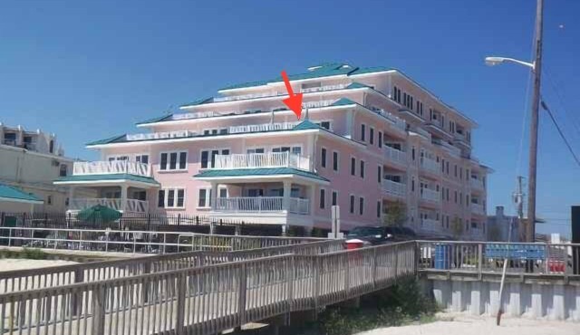 Stunning Oceanfront Condo. 4BR, + Den, Beach Views ALL Windows, 2200sqft 2 enjoy in Wildwood Crest
