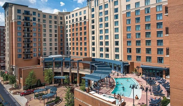 Stylish 1-Bd at Wyndham National Harbor – Steps from D.C & Waterfront Fun in Oxon Hill