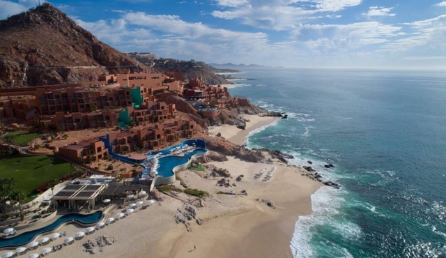 Sun-Drenched Studio Just Steps from the Beach in San José del Cabo