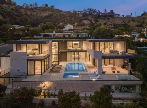 Swallow Sanctuary in Los Angeles
