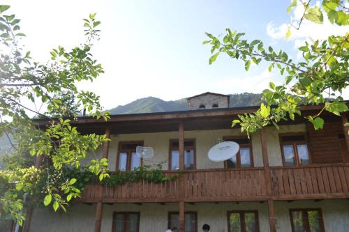 Teo Guesthouse and Camping in Mestia