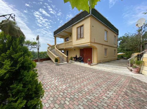 The Bondo's Villa
