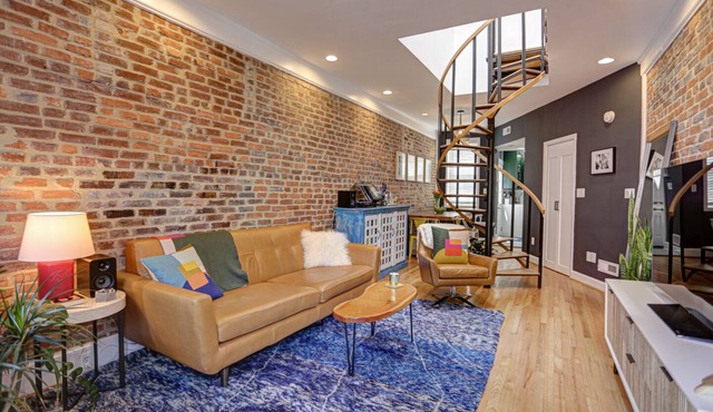 Unique renovated townhouse with private backyard in Washington