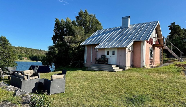 Unique, simple accommodation in the Stockholm archipelago on a peninsula near Sorunda. in Sorunda