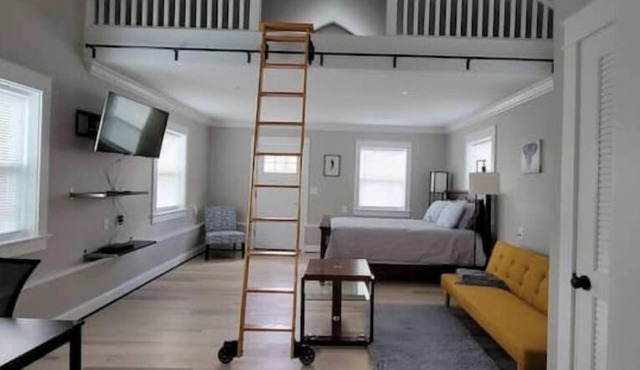 Unique Tiny House Studio [With Chickens] Near I-95, FDA, DC, VA in Silver Spring
