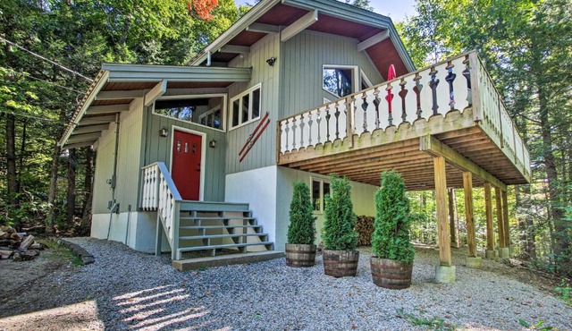 Updated Bartlett Home with Fire Pit by Storyland! in Bartlett