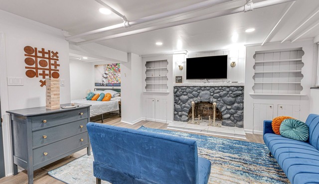 Updated Teaneck Studio, Short Drive to NYC! in Teaneck