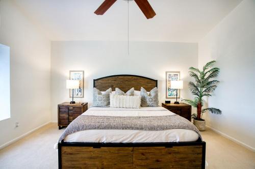 Upscale Phoenix Abode Walk to South Mountain Park in Phoenix