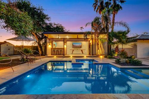 Upscale Remodel - Walk to ASU Pool & Pickleball in Tempe